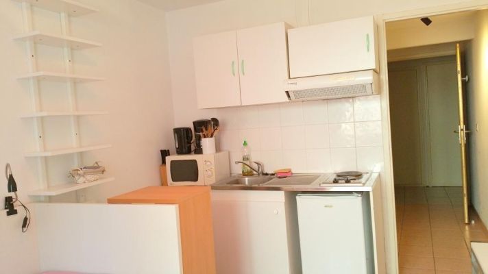 Kitchenette furnished studio worthy of the baths