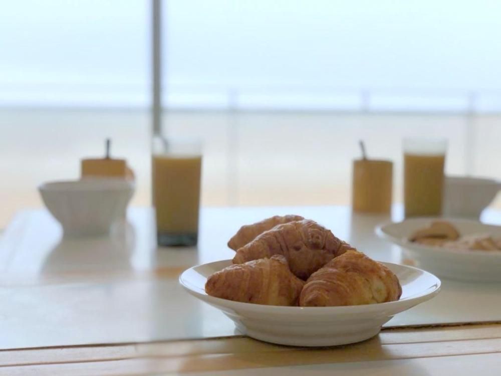 Breakfast on the ocean?