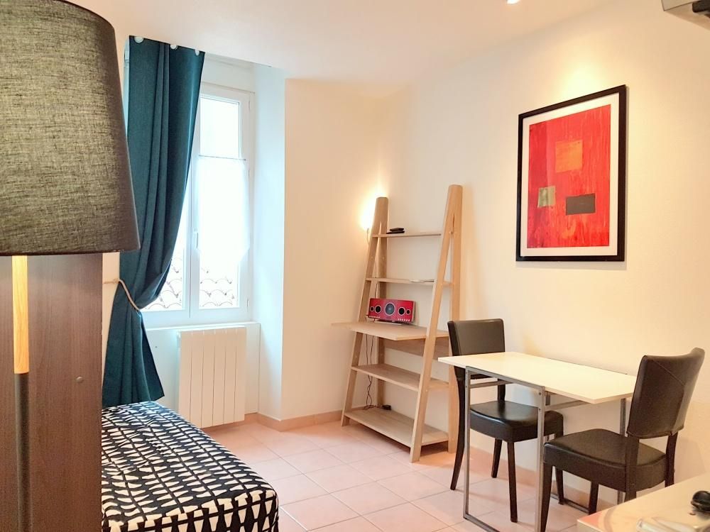 Living room of the studio vacations and students in digne les bains