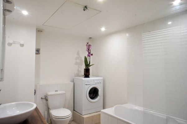 Bathroom with Bathtub Old Nice